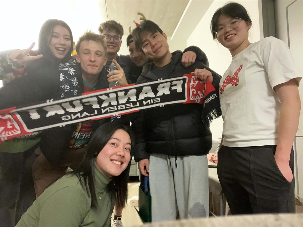 【淡江傳真】浸泡全英語環境 許慈庭建立自信 成功挑戰美國文學課