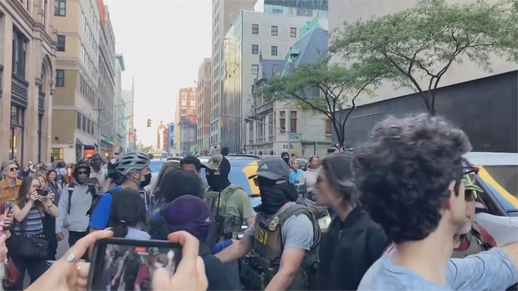 ＩＣＥ掃蕩紐約唐人街引抗議　警民上演全武行多人被捕