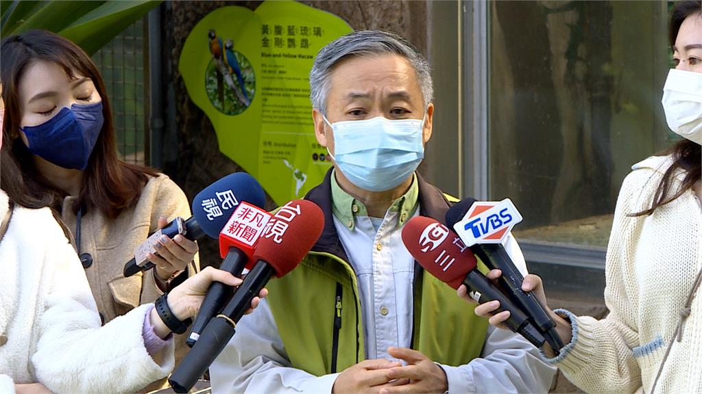 動物園遊客落水意外! 小男童顧滑手機踩空跌落蓮花池