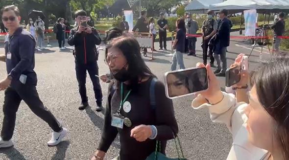 快新聞/馬英九、蔣萬安出席二二八追思會 遭受難家屬怒嗆:加害者後代走開