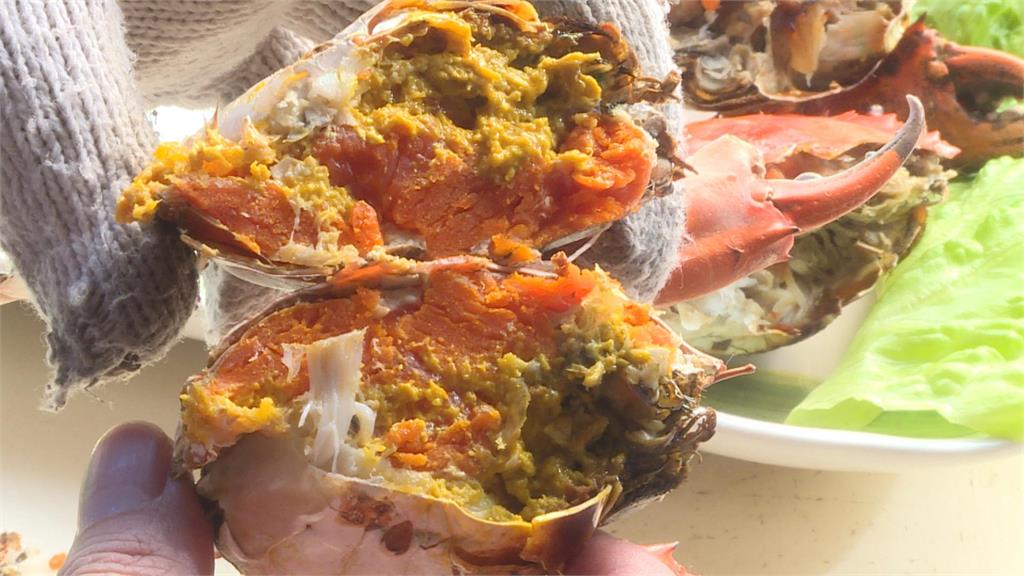 超奢華!台南燒烤店鰻魚豬油飯配金箔 饕客驚呼連連