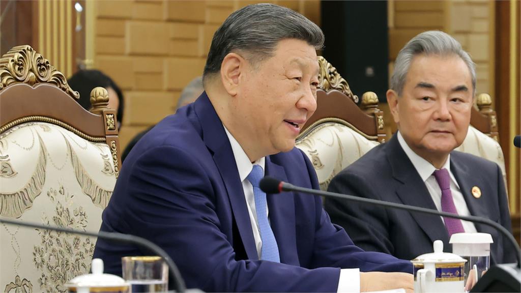 中國急頒「鎖國新法」拉新鐵幕！他曝習近平「恐慌」了：這絕非自信的表現