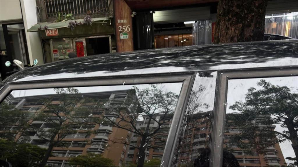 愛車停收費空地遭「滴三秒膠」　車主怒報警、警方調查結果出爐