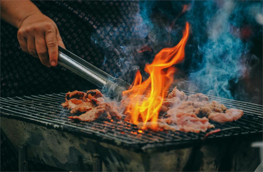 中秋烤肉食材塞爆冰箱恐更耗電!台電曝「3節電術」輕鬆省荷包