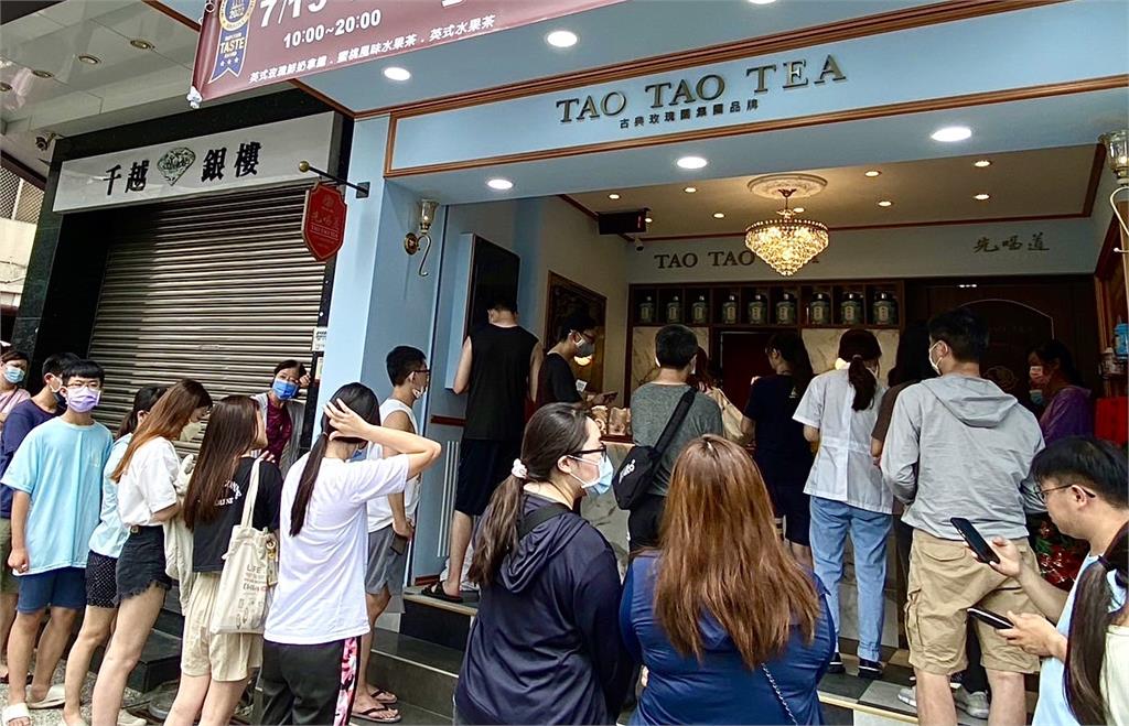 奶茶控狂推古典玫瑰園「英式羅亞奶茶」 7-11強勢開賣,