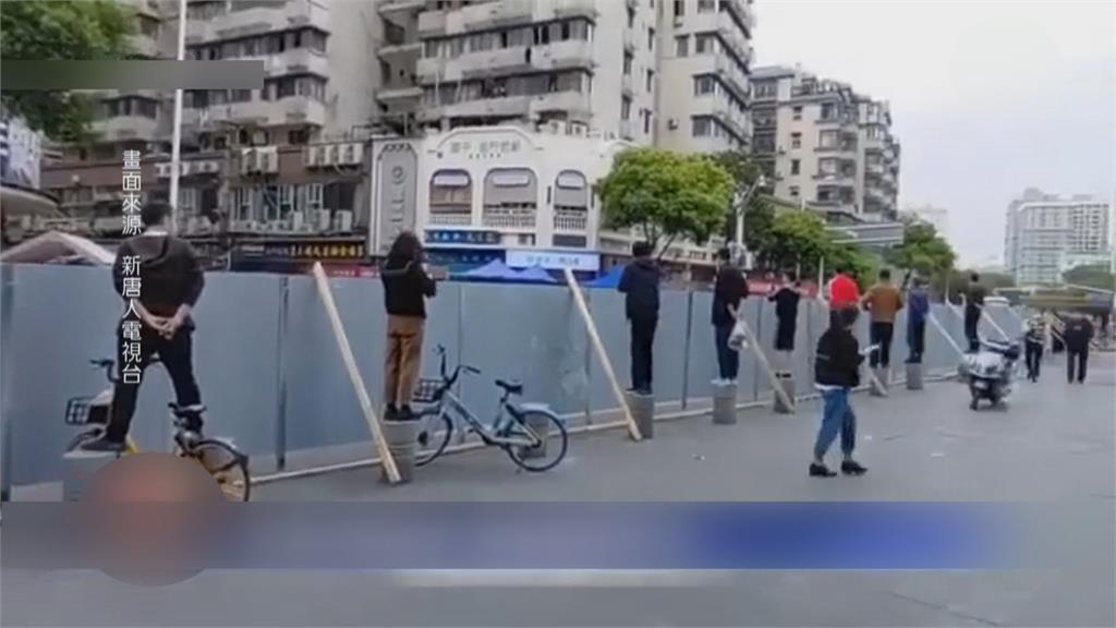 武漢又要封城?傳靜默管理五天 大批鐵皮隔離板再現!搶購囤貨潮再起
