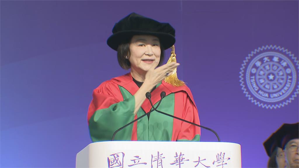 快新聞/曝從影22年「最大遺憾」 林青霞送清大畢業生飛吻分享愛和快樂