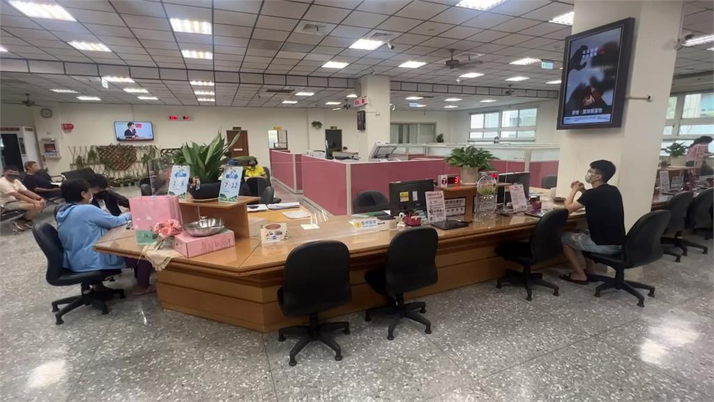 生日一錯50年真相曝光 張先生怨身分資料更改麻煩