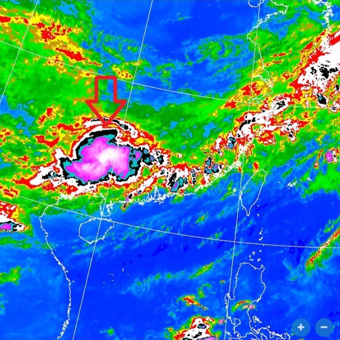 好熱！今高溫飆36度　鄭明典曬大片對流雲網狂問：會來嗎？