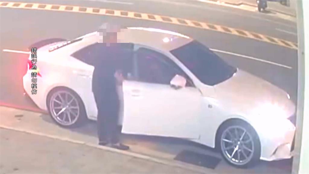 高雄離譜竊案!男駕駛睡車內忘鎖門 皮夾遭竊渾然不知