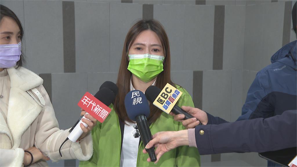 滲水.鐵蓋鬆脫.油漆不勻 新奇岩社會住宅像拼裝