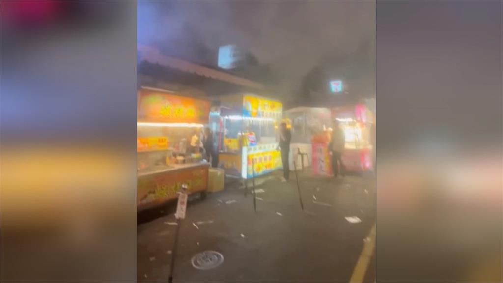 一中街雞排店起火瀰漫濃煙 隔壁炸物攤當打火英雄滅火