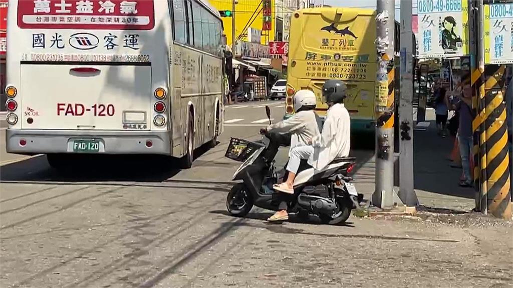不滿客運進站未保持安全距離 騎士、運將爆口角