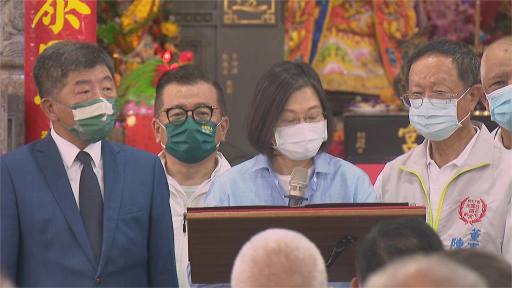廣照宮合體蔡英文 陳時中自嘲「麥克風事件」就在這