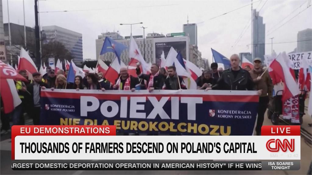 抗議烏國農產進口免稅　波蘭農民開拖拉機占公路抗議