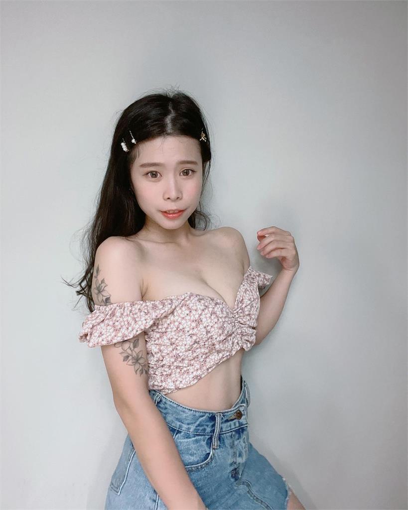 不只超美政戰士!國軍「兵器修護士」火力超強大 蕾絲睡衣自拍照流出