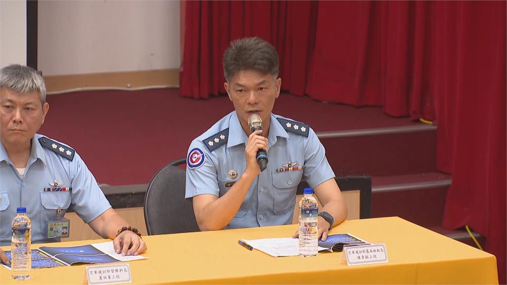 快新聞／2名飛官未被拋飛！國防部證實：2人都在機艙內殉職