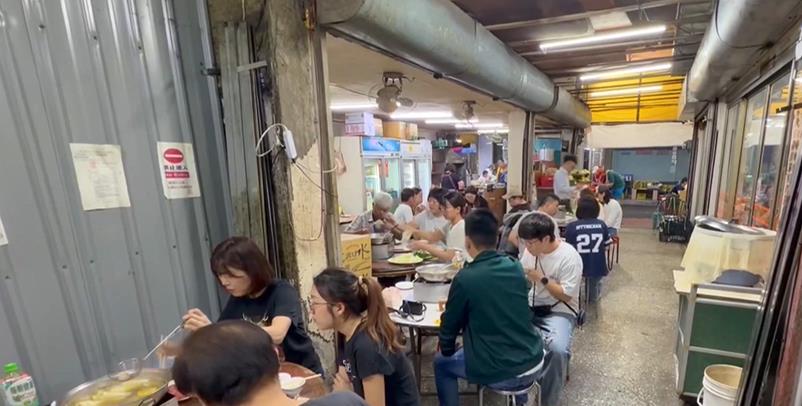 歡樂來吃鍋! 空手道火鍋老師唱唱跳跳買氣旺