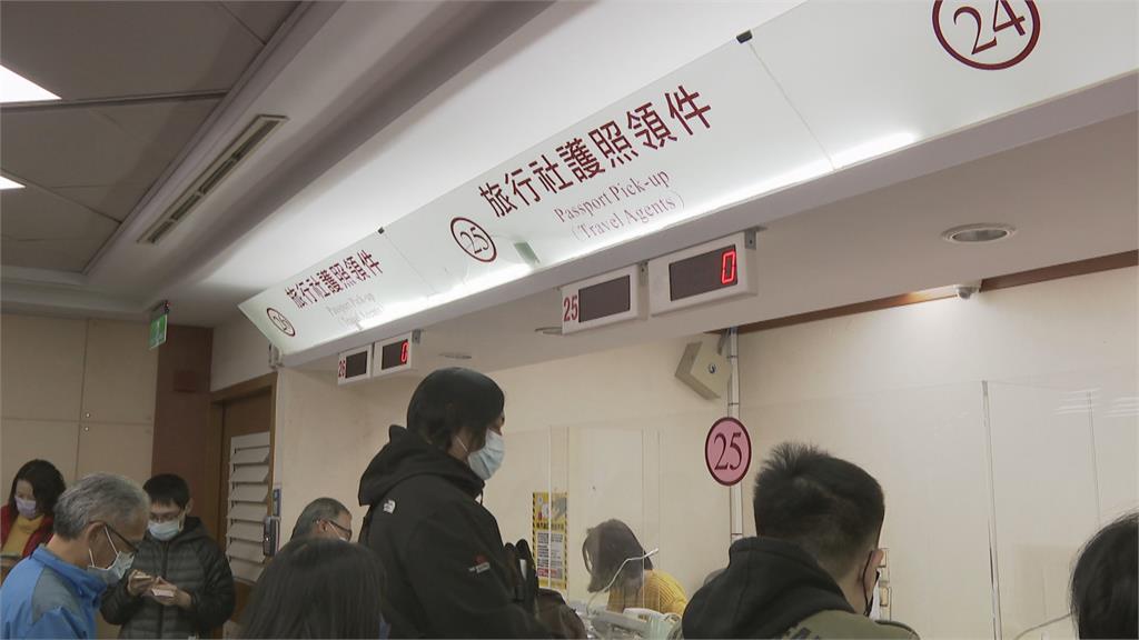解封搶出國!護照換發數暴增 「這國」團費大漲3~4成