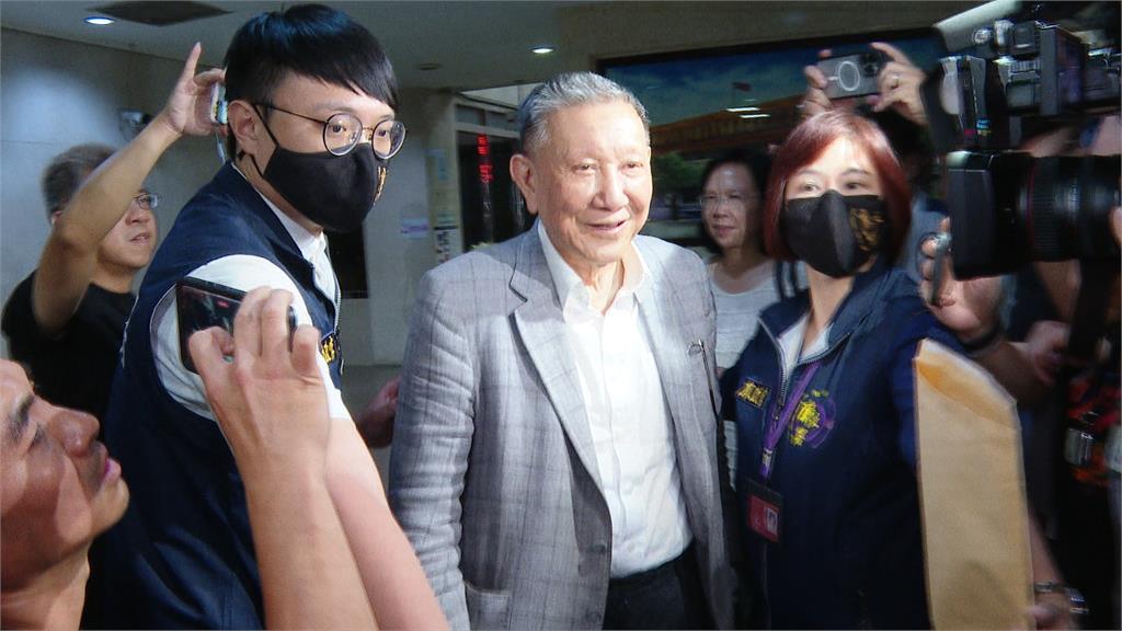 柯文哲昔稱「小沈1500」是時間！邱佩琳作證「戳破了」律師：一刀斃命