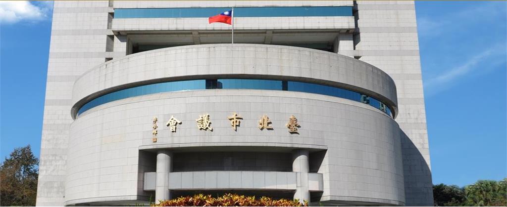 假記者「寄生」台北市議會日常曝光!自備電鍋開伙「飄惡臭」惹眾怒