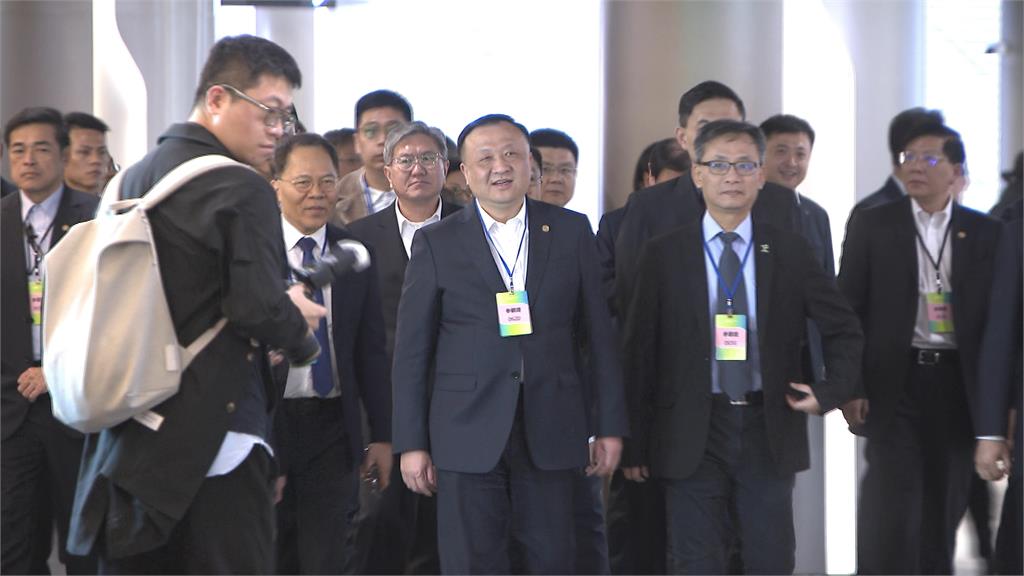 雙城論壇/蔣喊「少一點船艦飛機的喧囂」 綠營批:沒要求停止擾台