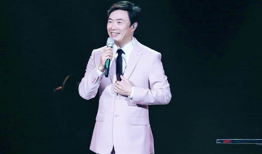 張菲、費玉清淡出螢光幕!密友親揭退休近況:他過得很開心