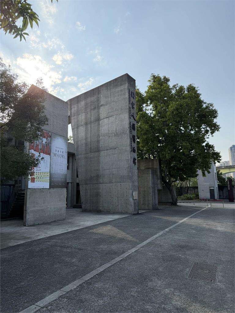 賈永婕受封「民主油罐車」遭攻擊 高EQ喊話網軍：一起去看展