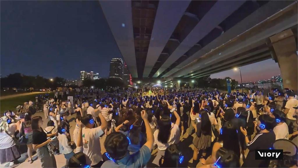 南韓「靜音迪斯」上百人狂歡　沉浸音樂派對超紓壓