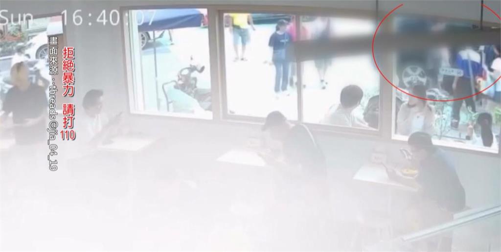 台中大甲疑「喇叭聲」爆衝突 白衣男"過肩摔"黑衣女