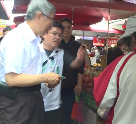 加強維安！柯文哲苗栗輔選林志學　沿途發面紙不談蛋襲事件