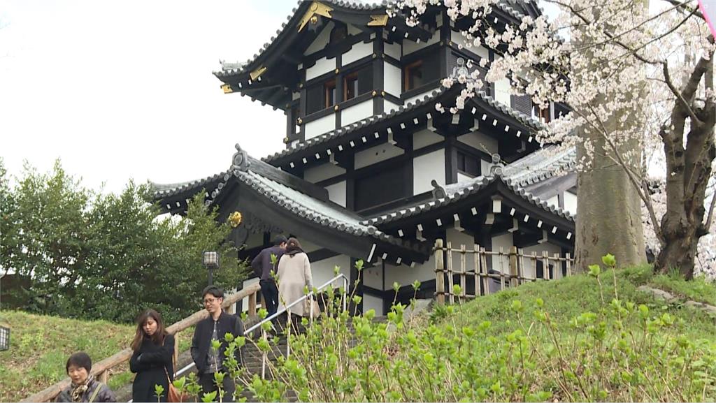 旅遊品牌推日本旅遊折扣 棒球場設攤邀啦啦隊站台