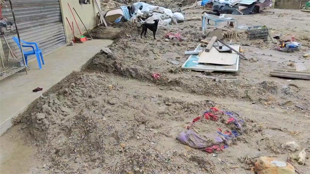 南投水里三十甲地區再發土石流 交通一度中斷 泥流灌入民宅