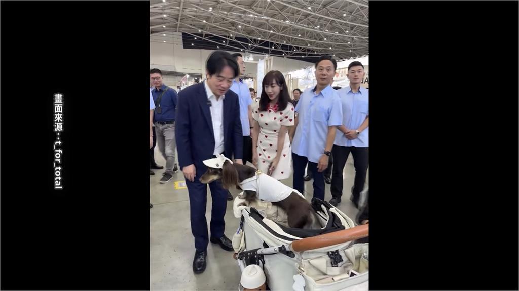 逛寵物展秒變總統級代言！　賴總統試吃肉乾、發言人驚呆