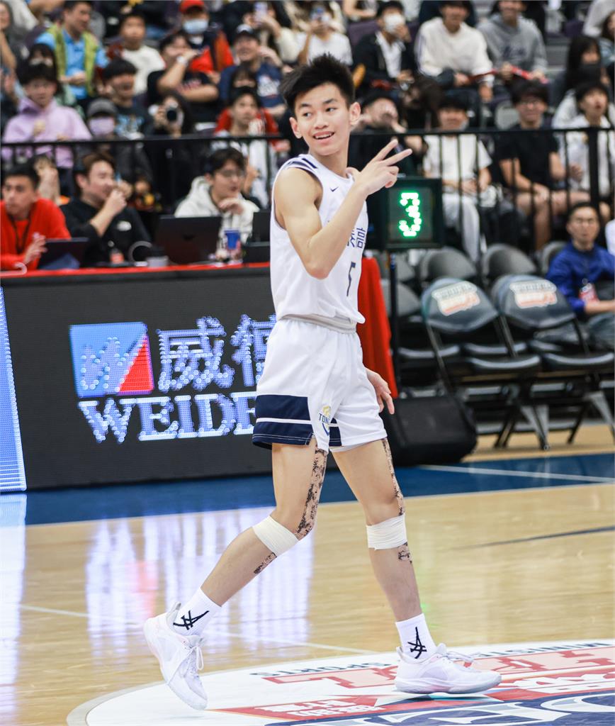 HBL(影)／道歉籃球！東泰後衛失誤後飆致勝三分「全場只進這球」隊友：還是相信他