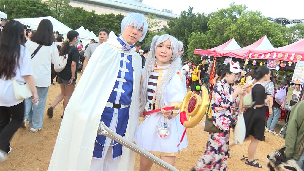 天母萬聖節嘉年華拚咒力? 蔣萬安、林延鳳尷尬「撞角色」五條悟