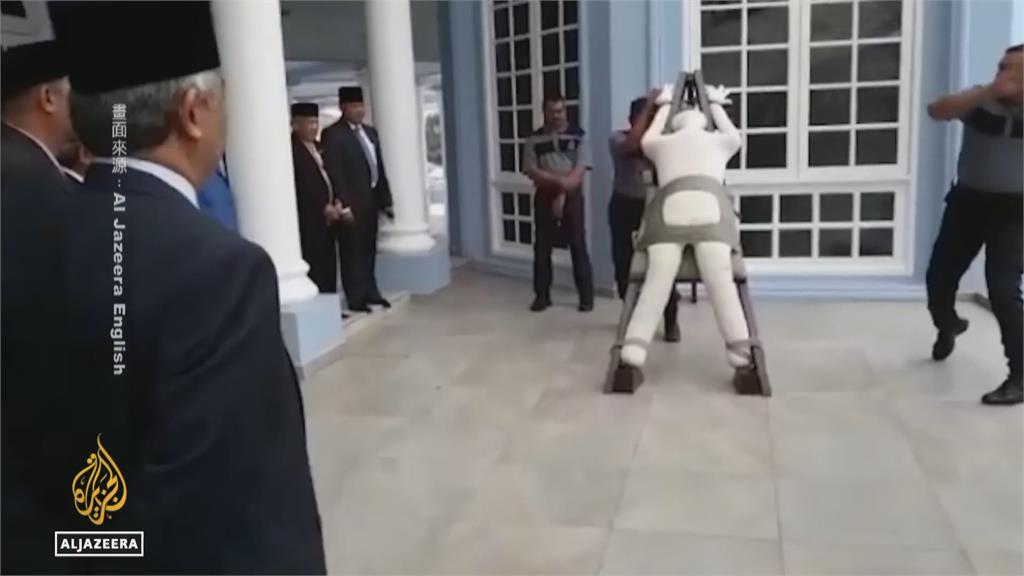 新加坡嚴刑打擊詐騙犯　最高可處「24下鞭刑」人頭戶也要罰