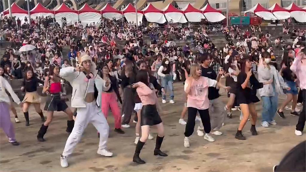 BLACKPINK來了！　女神魅力開唱、粉絲HIGH