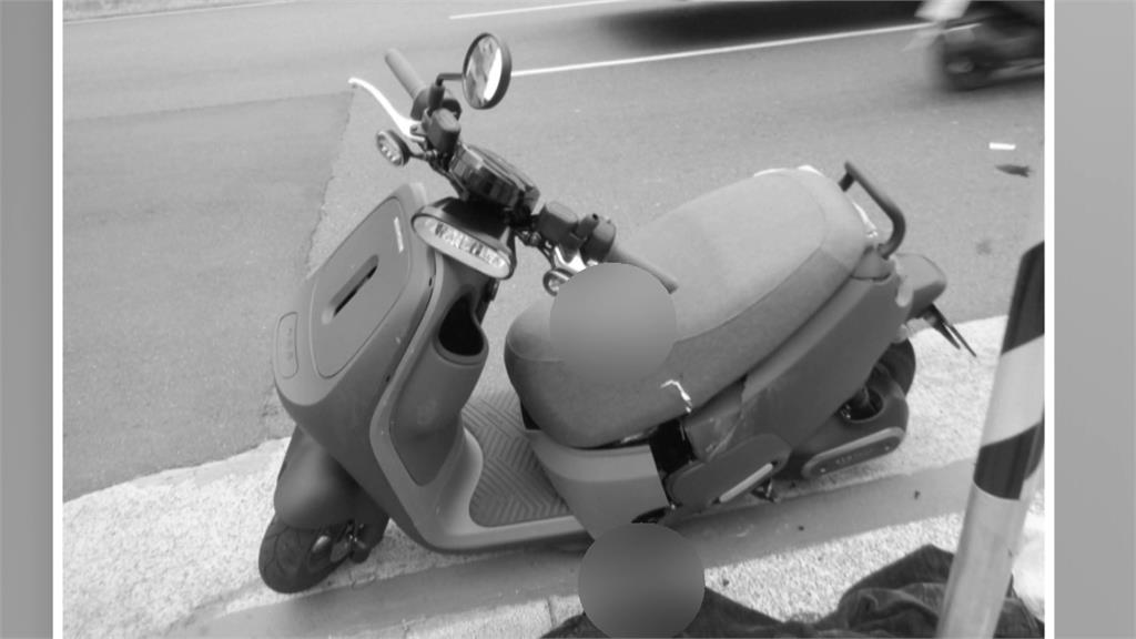 為閃小黃！騎士自撞違停貨車　再衝撞標誌桿「雙腿遭削斷」