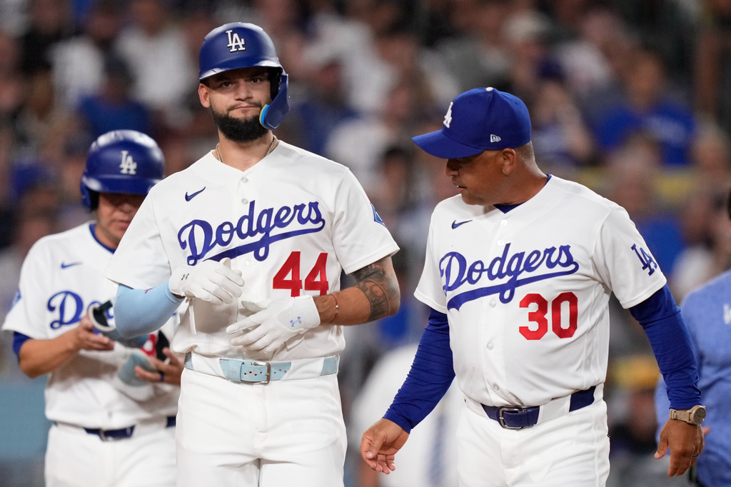 MLB(影)／道奇悲報！明星外野強打挨球吻左手骨折　總ㄟ說話了