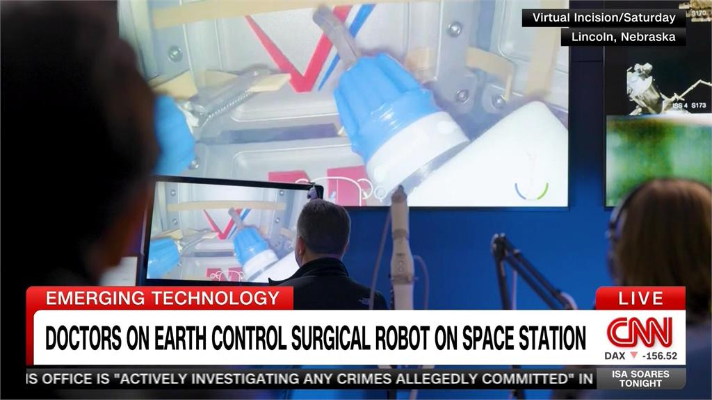 創舉！醫生於地球遠端操作　手術機器人太空站成功模擬手術
