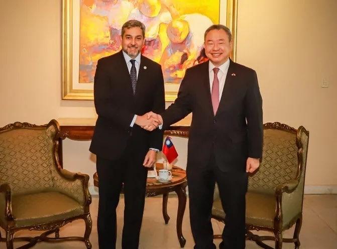 快新聞／外交部次長赴巴拉圭　代表蔡英文親邀總統當選人貝尼亞訪台