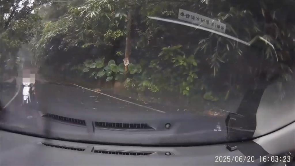 暴雨暖救援　8旬失智翁尋母迷途　警沿線監視器入山找人