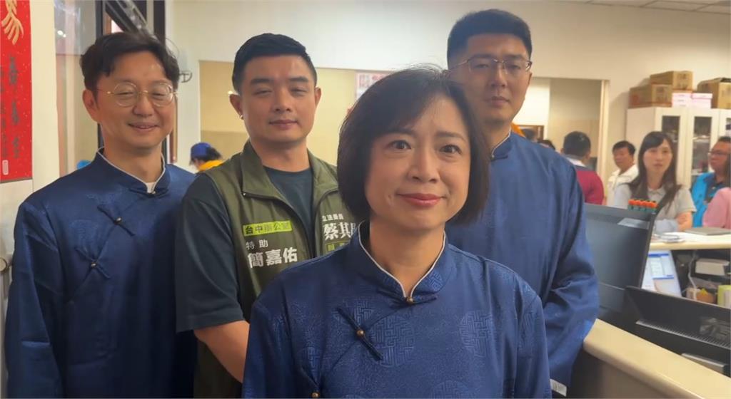 備戰台中市長！元保宮遶境起駕　何欣純、江啟臣意外同框扶轎
