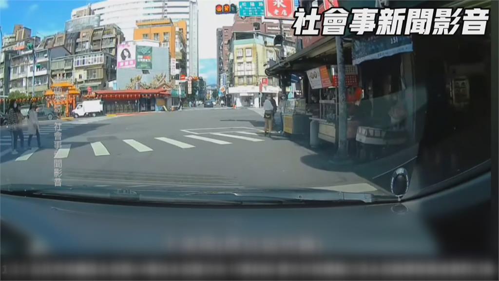 駕駛企圖「插隊」失敗 兩度行車糾紛爆口角