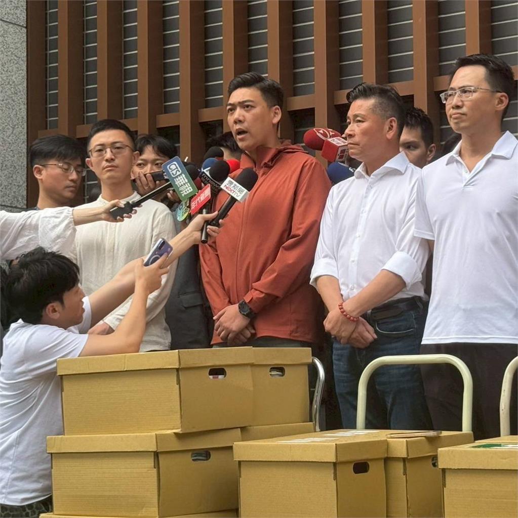罷瑤失敗「賴苡任急喊對不起」!四叉貓「揪1事」酸爆:睡覺會偷笑吧