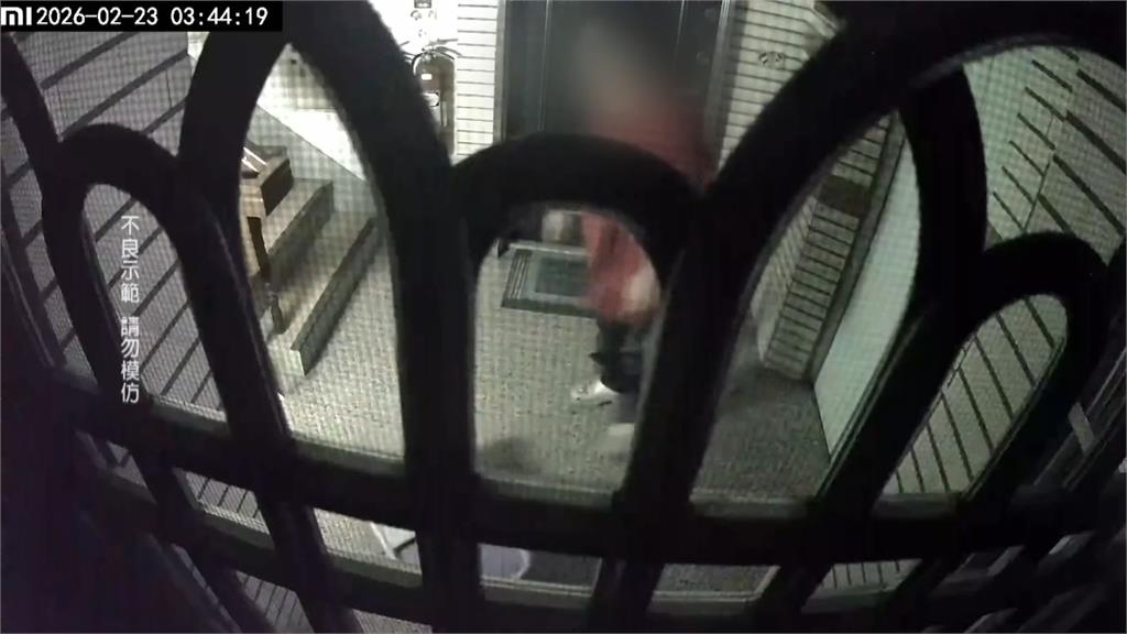 「素人媽媽」爭議不斷 大年初七反覆丟板車、撕春聯嚇壞鄰居