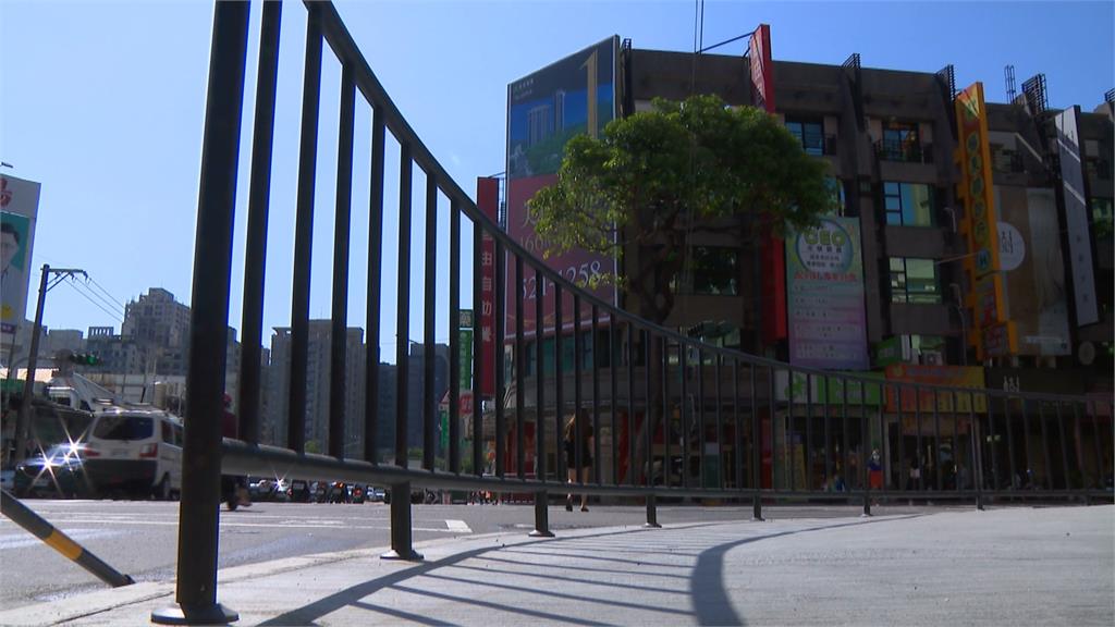 獨家/高雄拚改善行人安全 路口首設「行人護欄」網讚聲一片