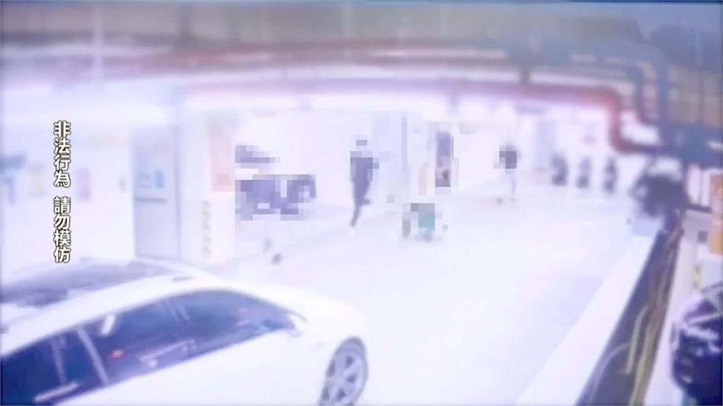 行車糾紛爆圍毆! 父撂2兒助陣「三打一」暴打1男