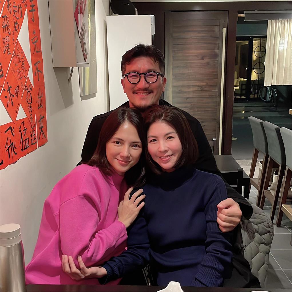 許茹芸帶韓籍尪回台灣!身旁驚見「金馬影后」47歲凍齡模樣曝 許茹芸帶韓國尪回台灣!身旁驚見「金馬影后」 47歲凍齡模樣曝